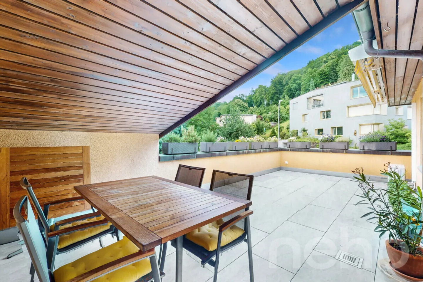 Stilvolle Maisonettewohnung mit Panoramablick und Sonnenterrasse - Foto 9 von 11
