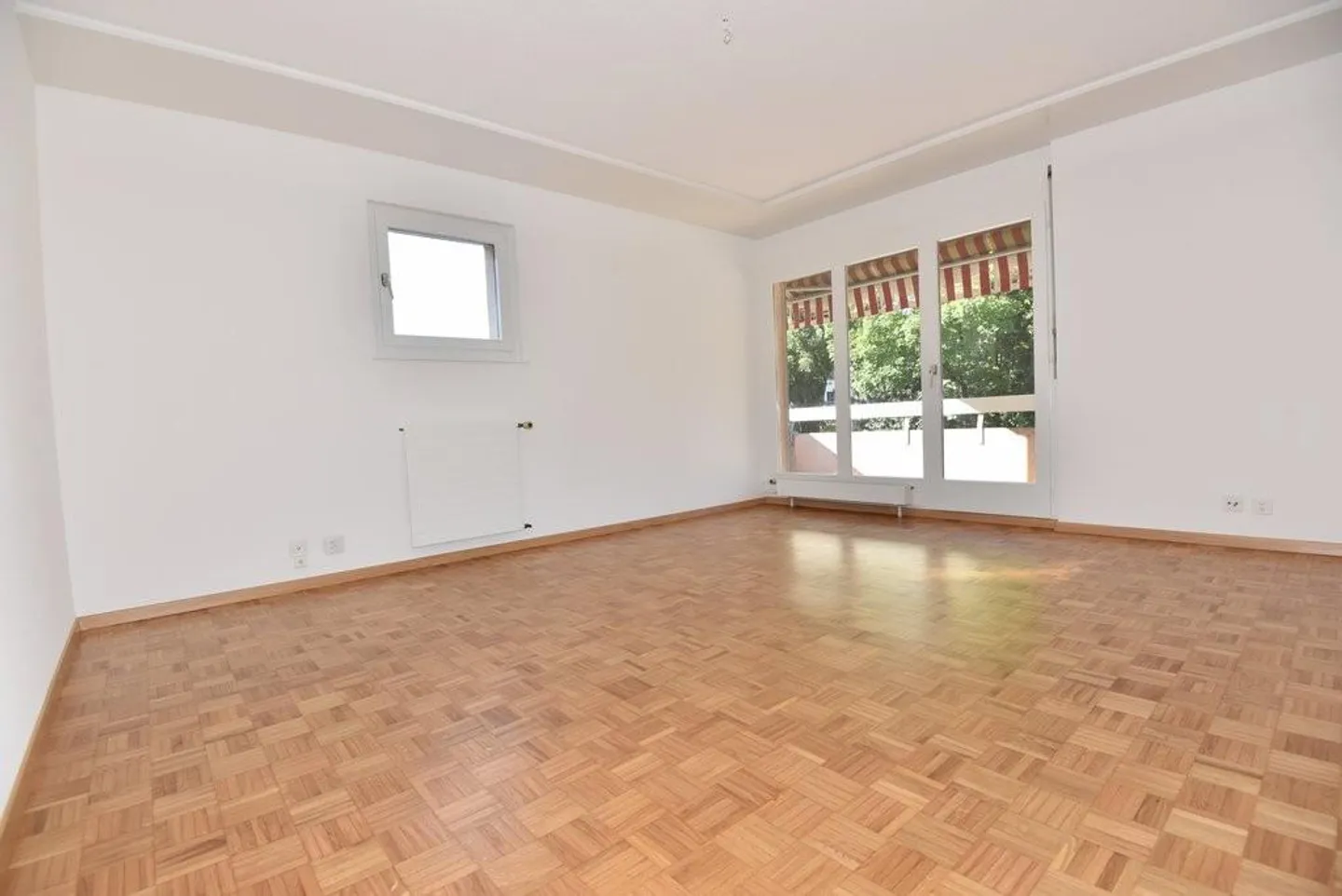 Spazioso appartamento di 3,5 locali di 84 m2 in una zona tranquilla - Foto 2 di 9