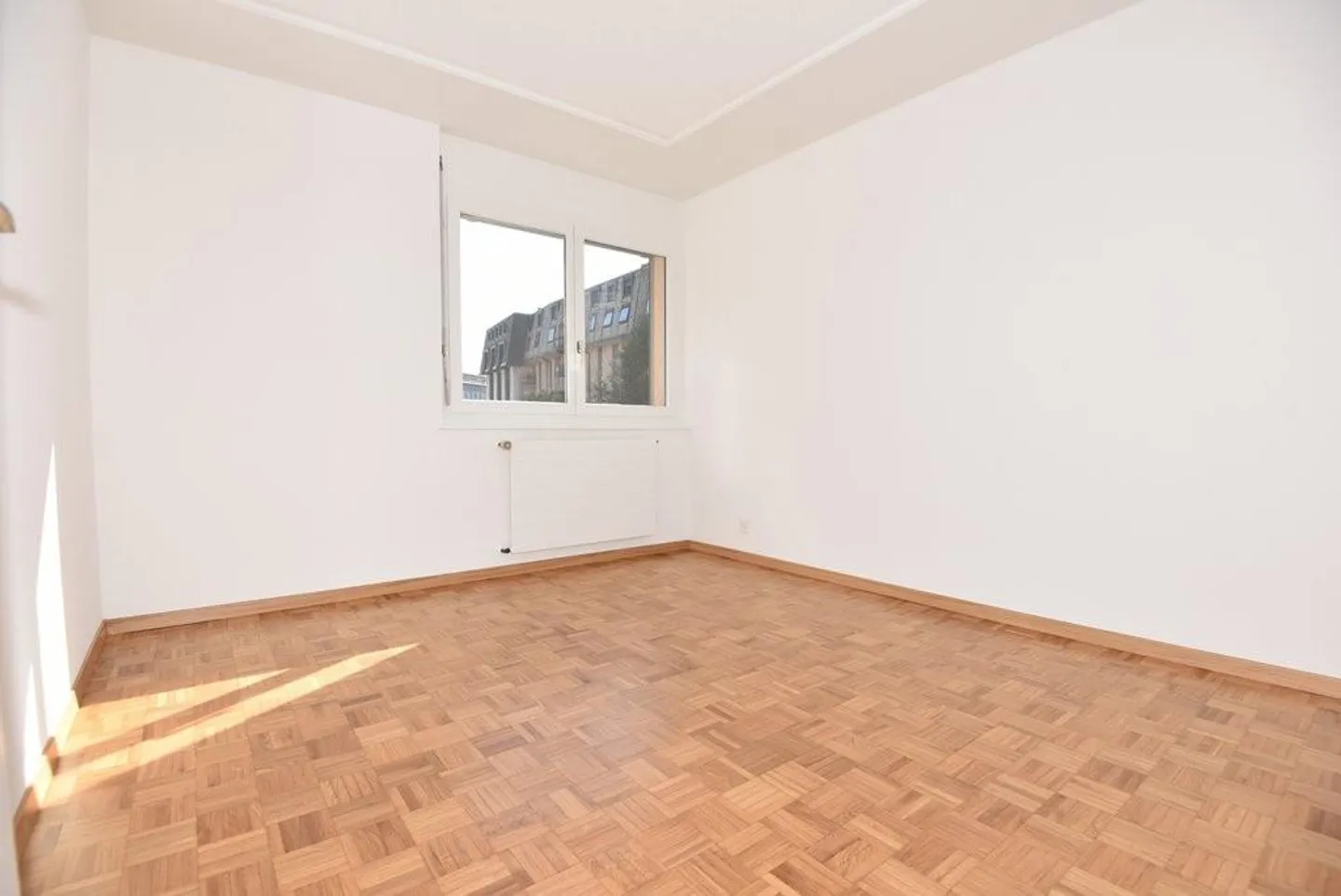Spazioso appartamento di 3,5 locali di 84 m2 in una zona tranquilla - Foto 6 di 9