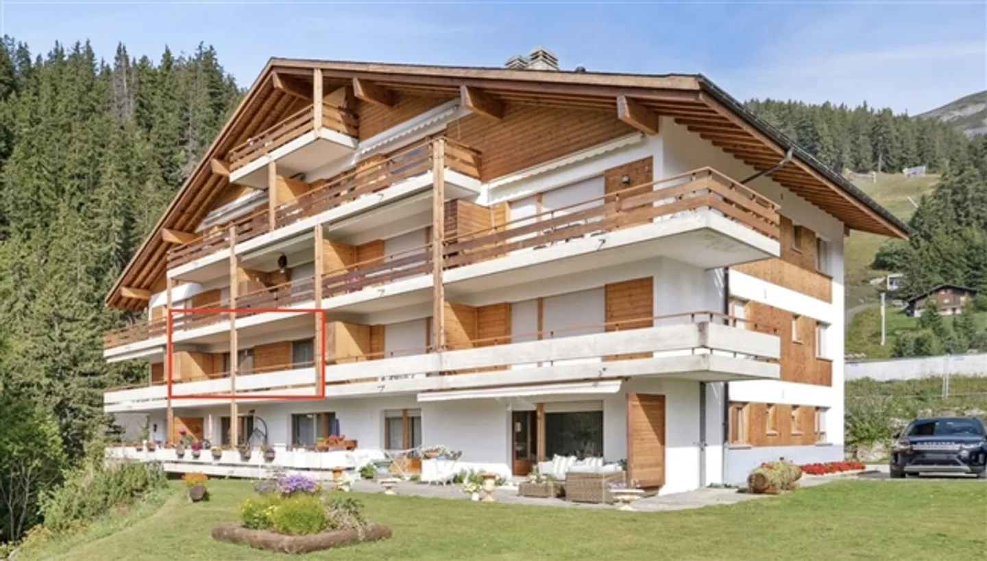 Rare 3.5-room Ski-in/Ski-out with panoramic view of the Alps in Crans-Montana - Photo 1 of 2