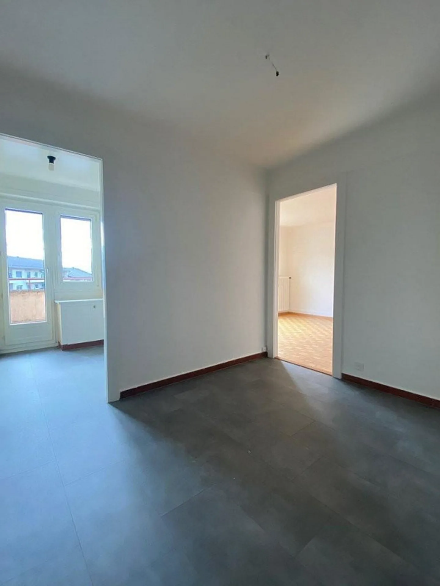 Appartement Charmant avec Vue sur le Lac - Photo 2 sur 5