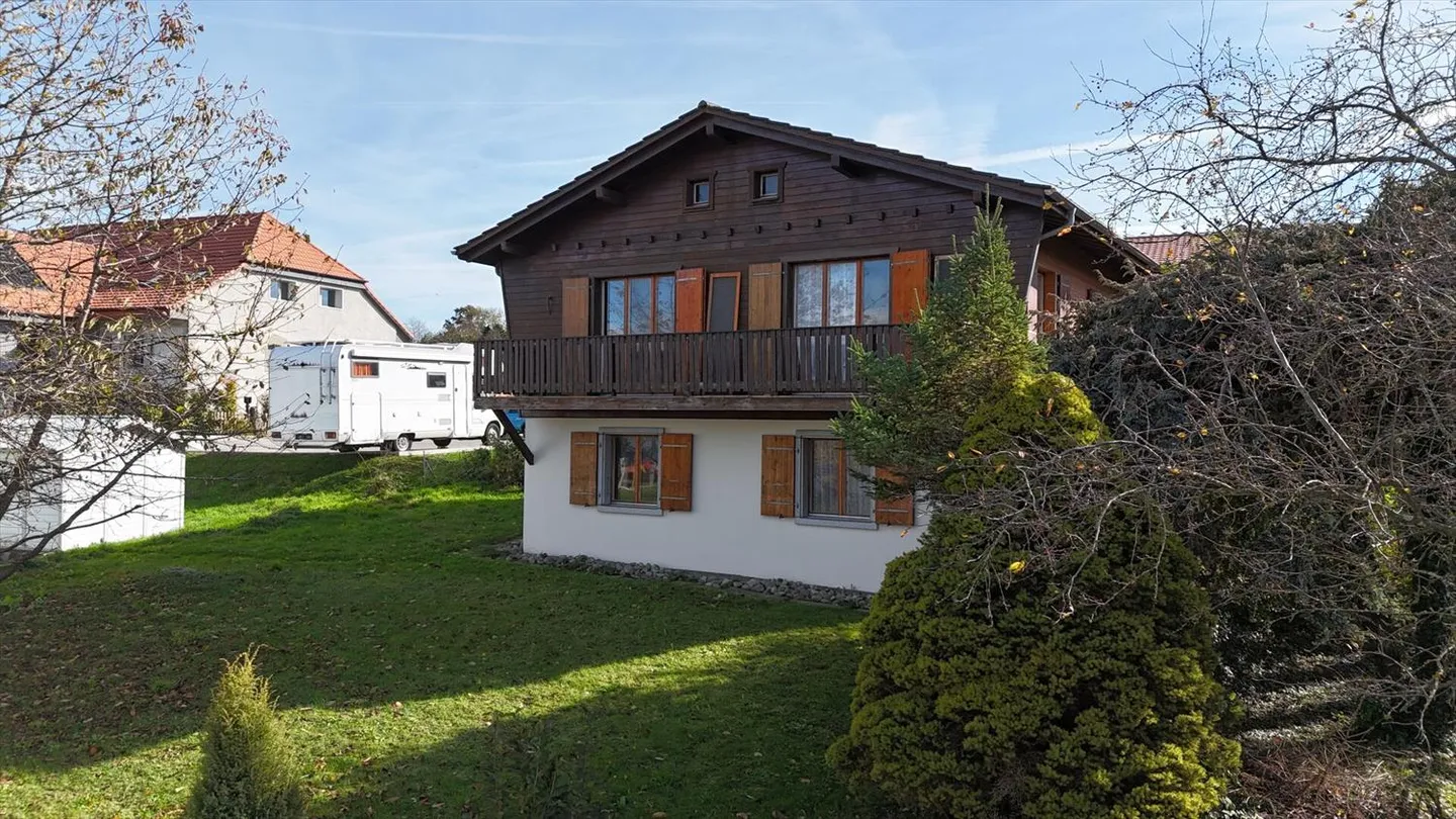 Charmantes individuelles Chalet mit Blick auf den See! - Foto 10 von 11