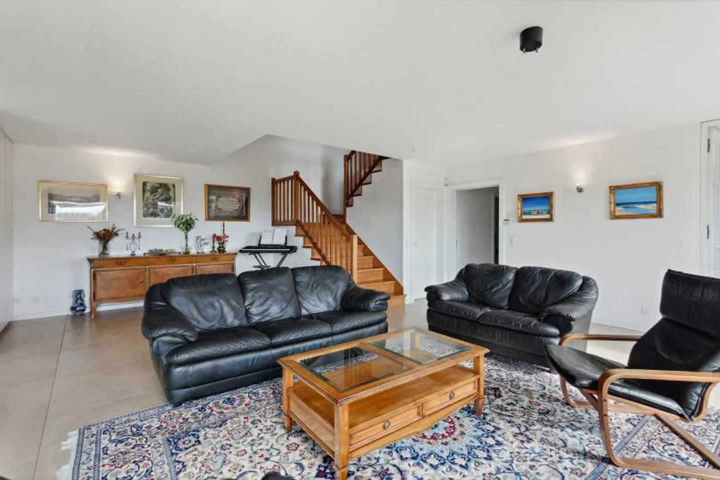 Villa unifamiliare in posizione tranquilla, vista mozzafiato, studio incluso - Foto 3 di 13