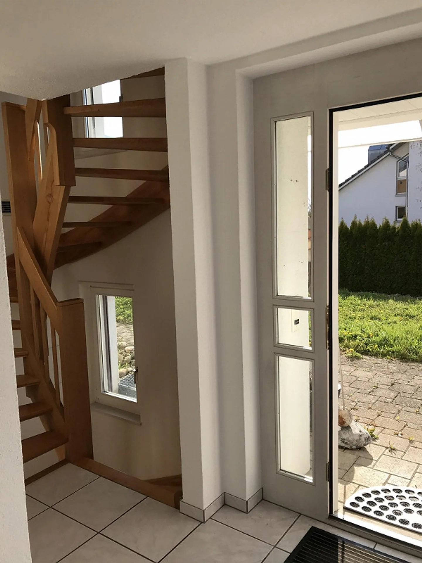 Small, large single-family house in a quiet residential area - Photo 4 of 30