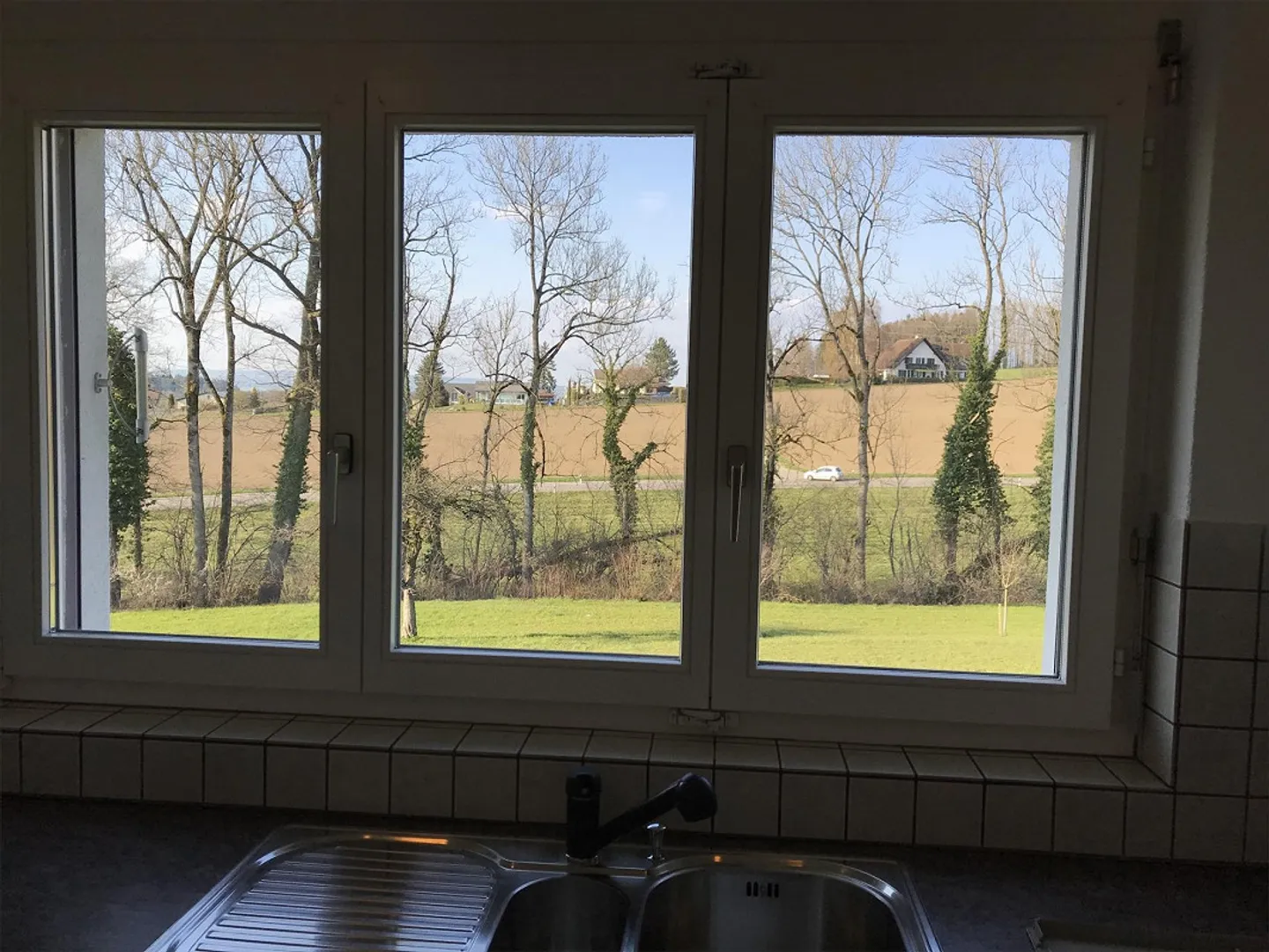 Small, large single-family house in a quiet residential area - Photo 7 of 30