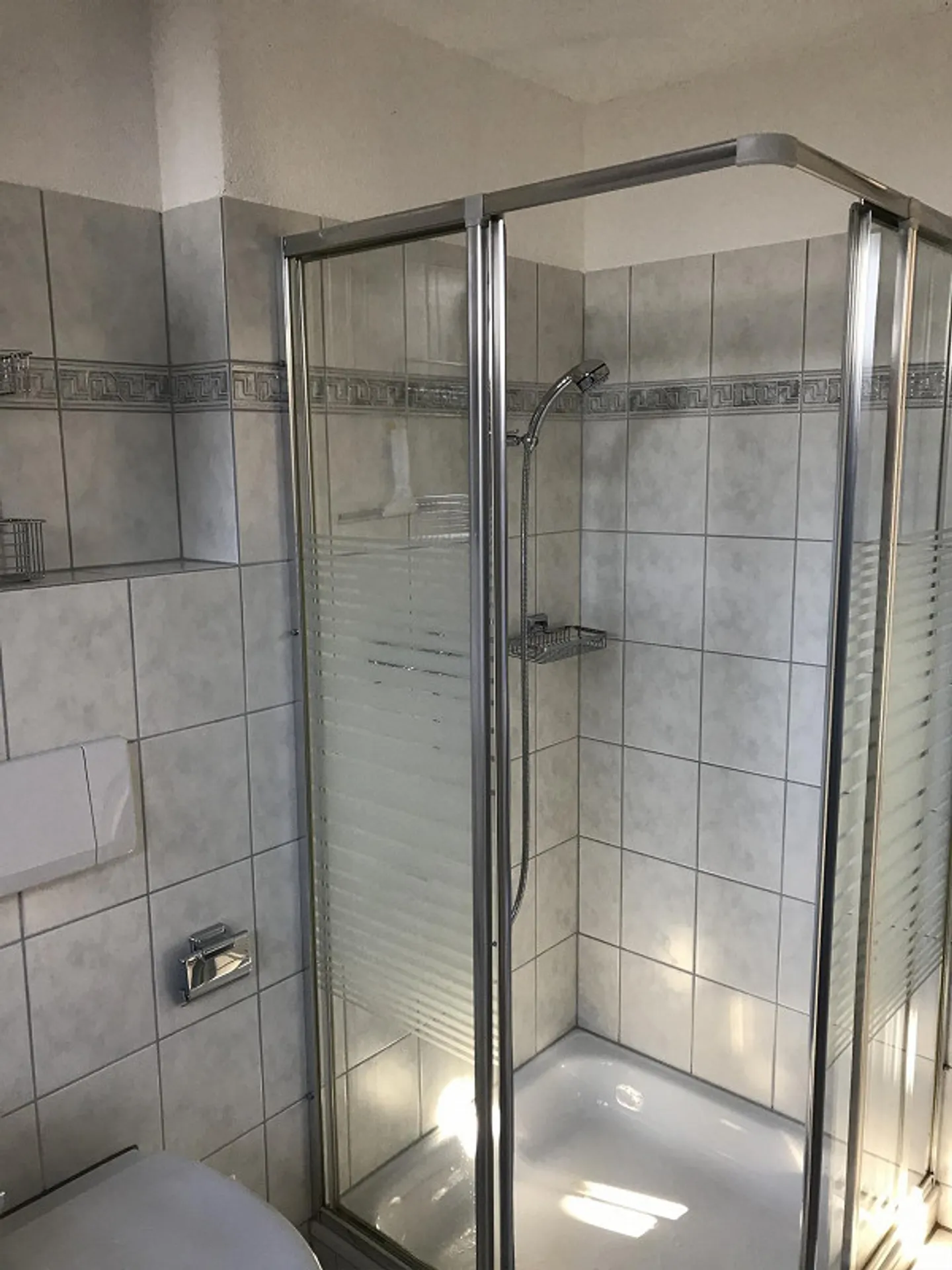 Small, large single-family house in a quiet residential area - Photo 13 of 30