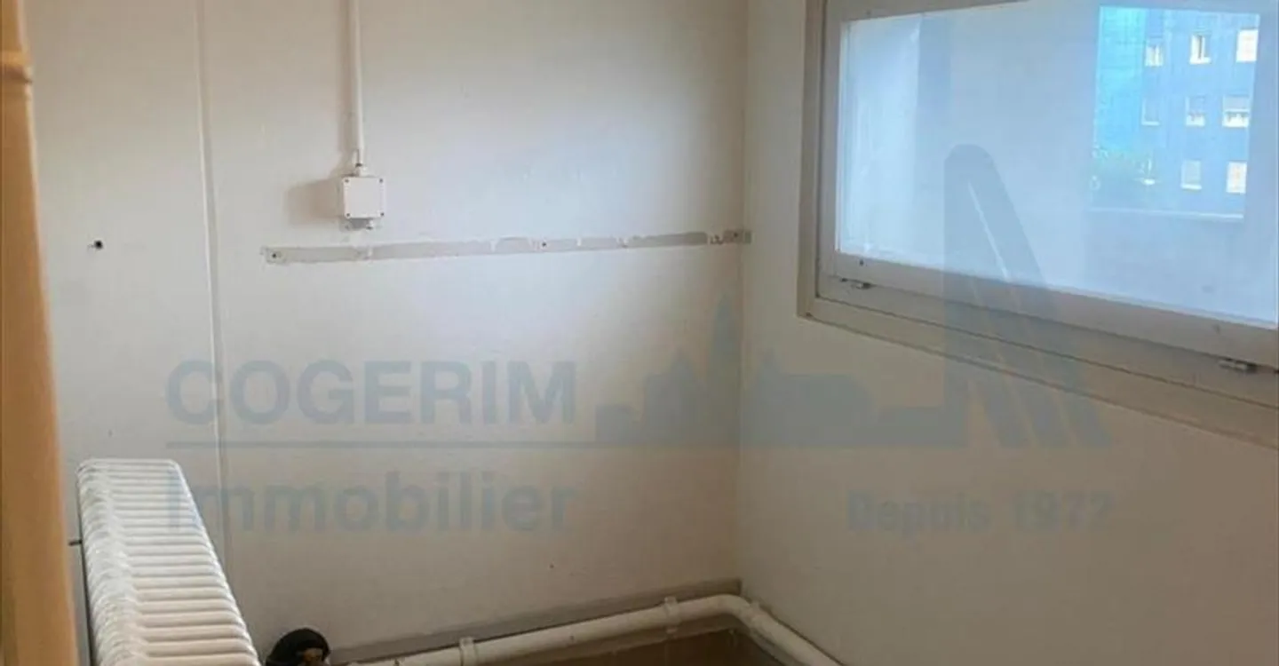 Immeuble mixte à louer - Photo 2 sur 4