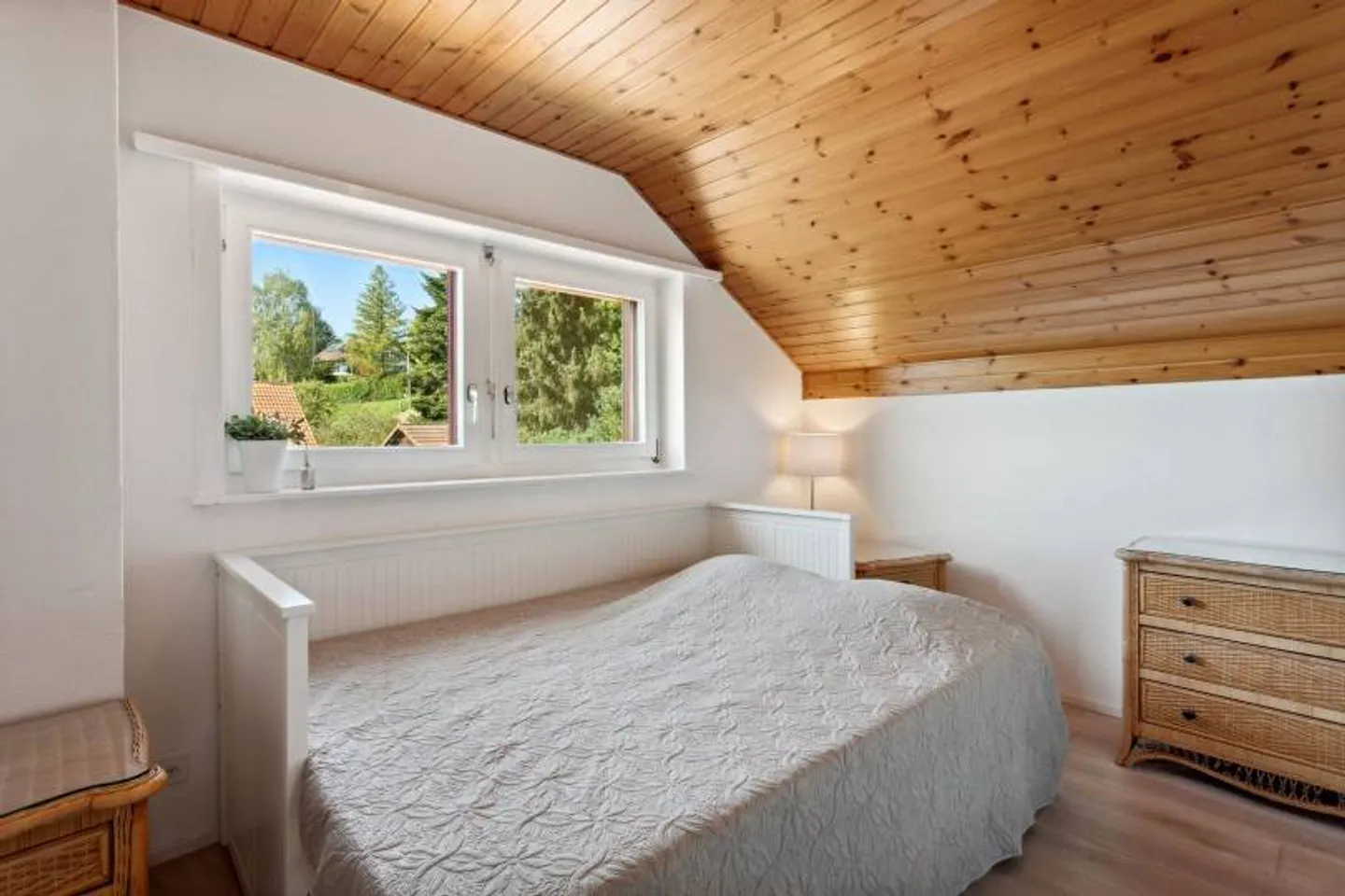 Villa unifamiliare in posizione tranquilla, vista mozzafiato, studio incluso - Foto 12 di 13