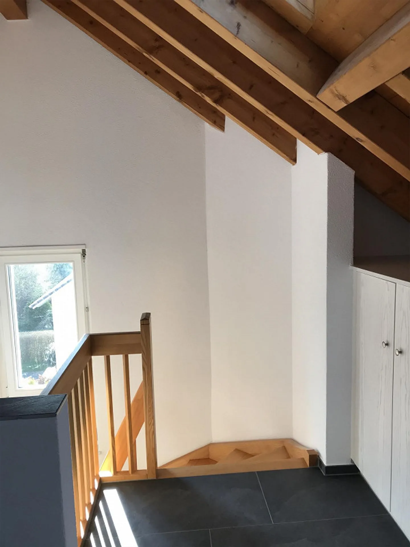 Small, large single-family house in a quiet residential area - Photo 18 of 30