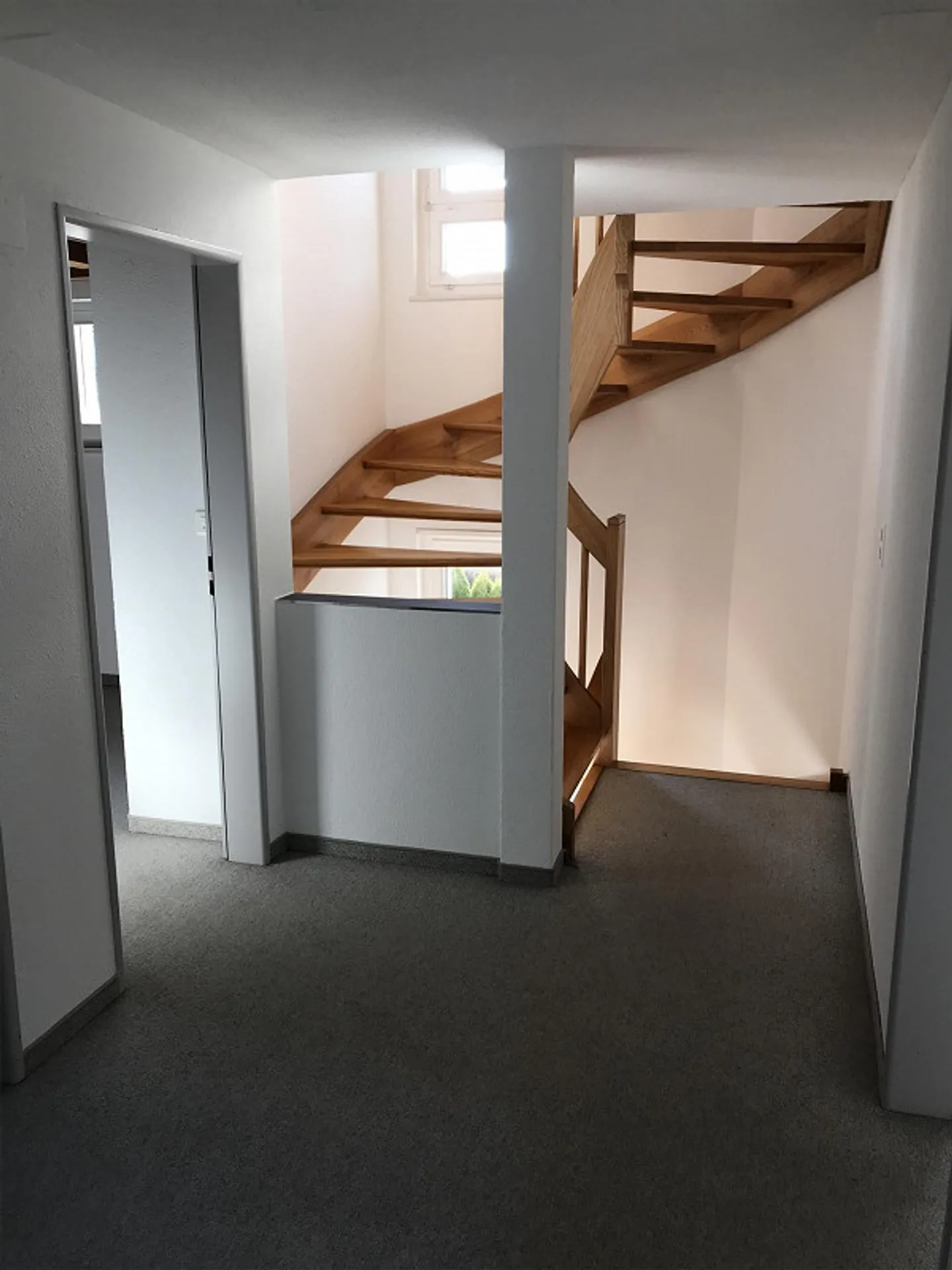 Small, large single-family house in a quiet residential area - Photo 16 of 30