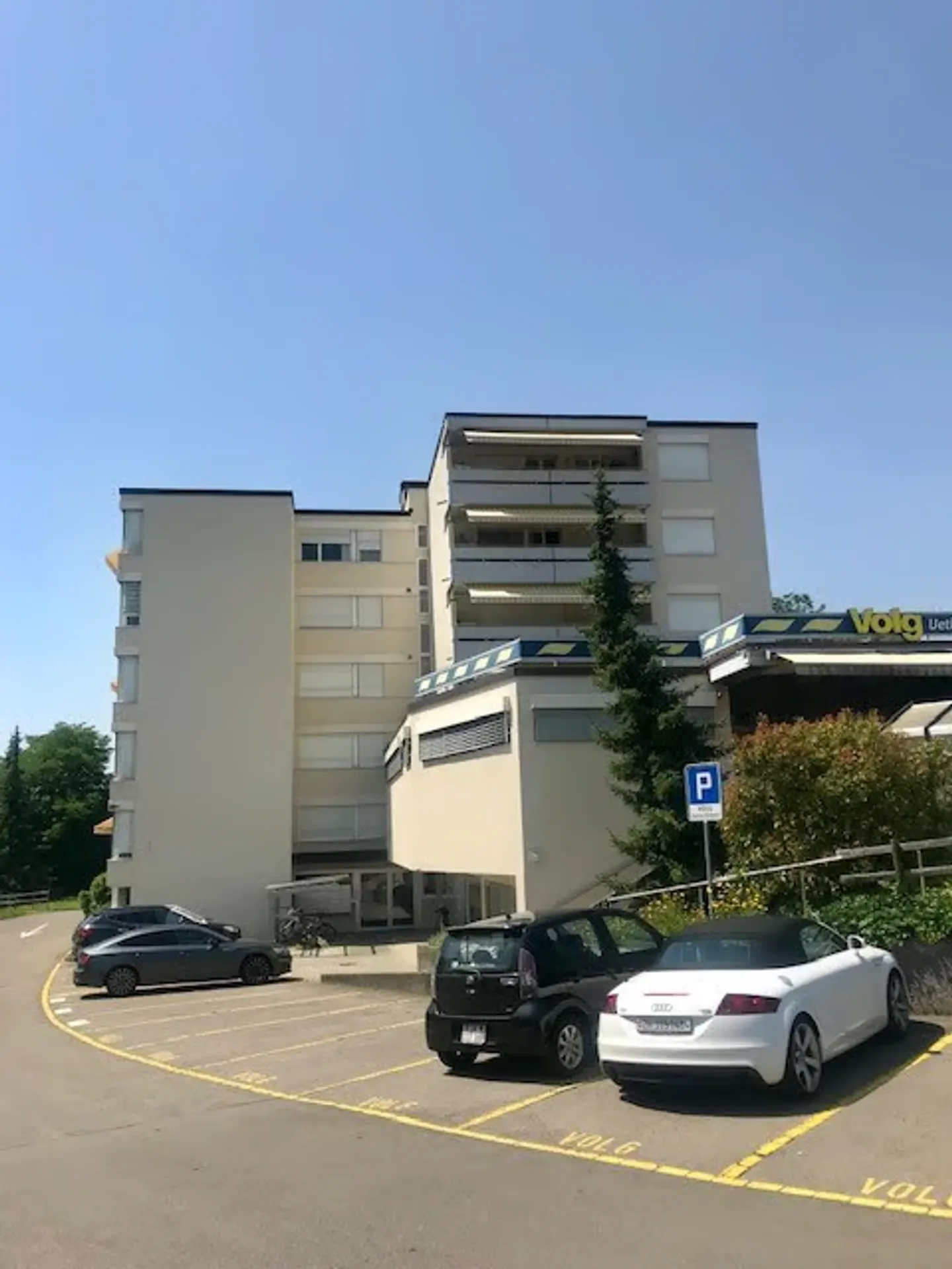 Apartment in a central location in Uetikon am See - Photo 1 of 10