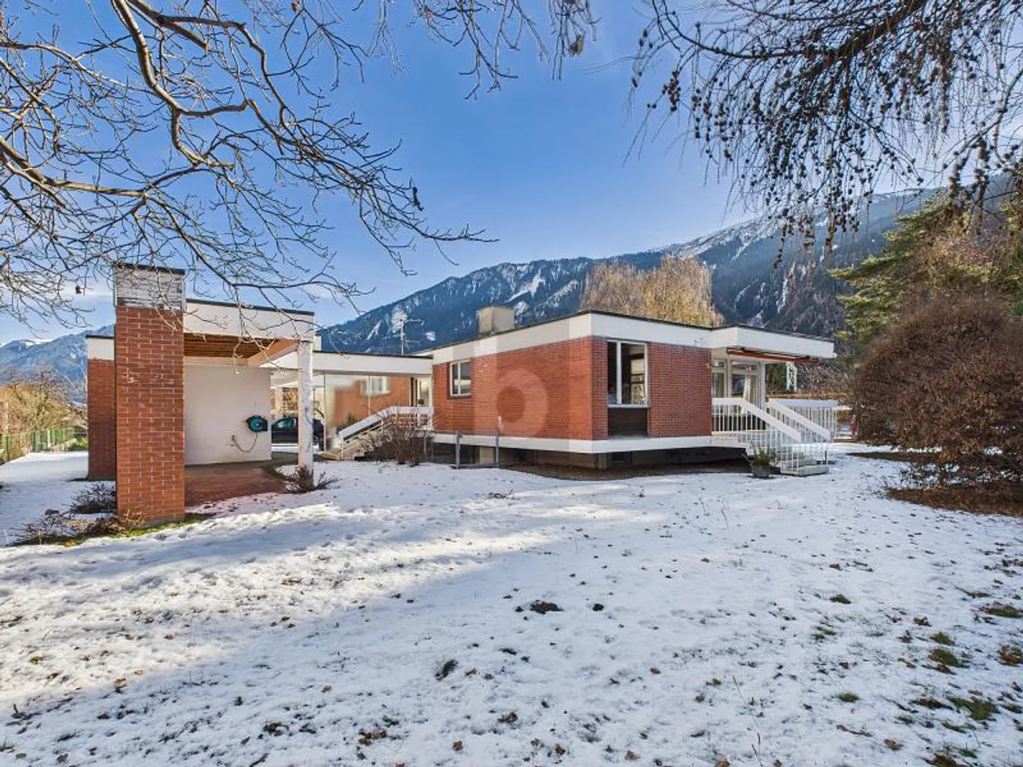 Family Home with Large Garden - Photo 1 of 6