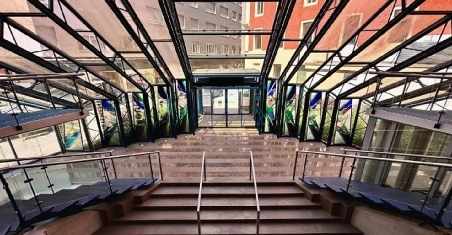 Showroom e uffici moderni - Foto 7 di 8