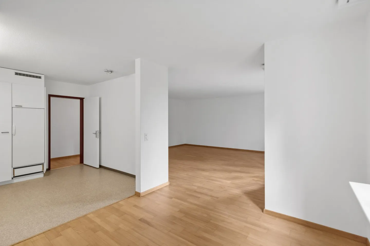 Appartement spacieux de 3,5 pièces dans la verdure - Photo 5 sur 9
