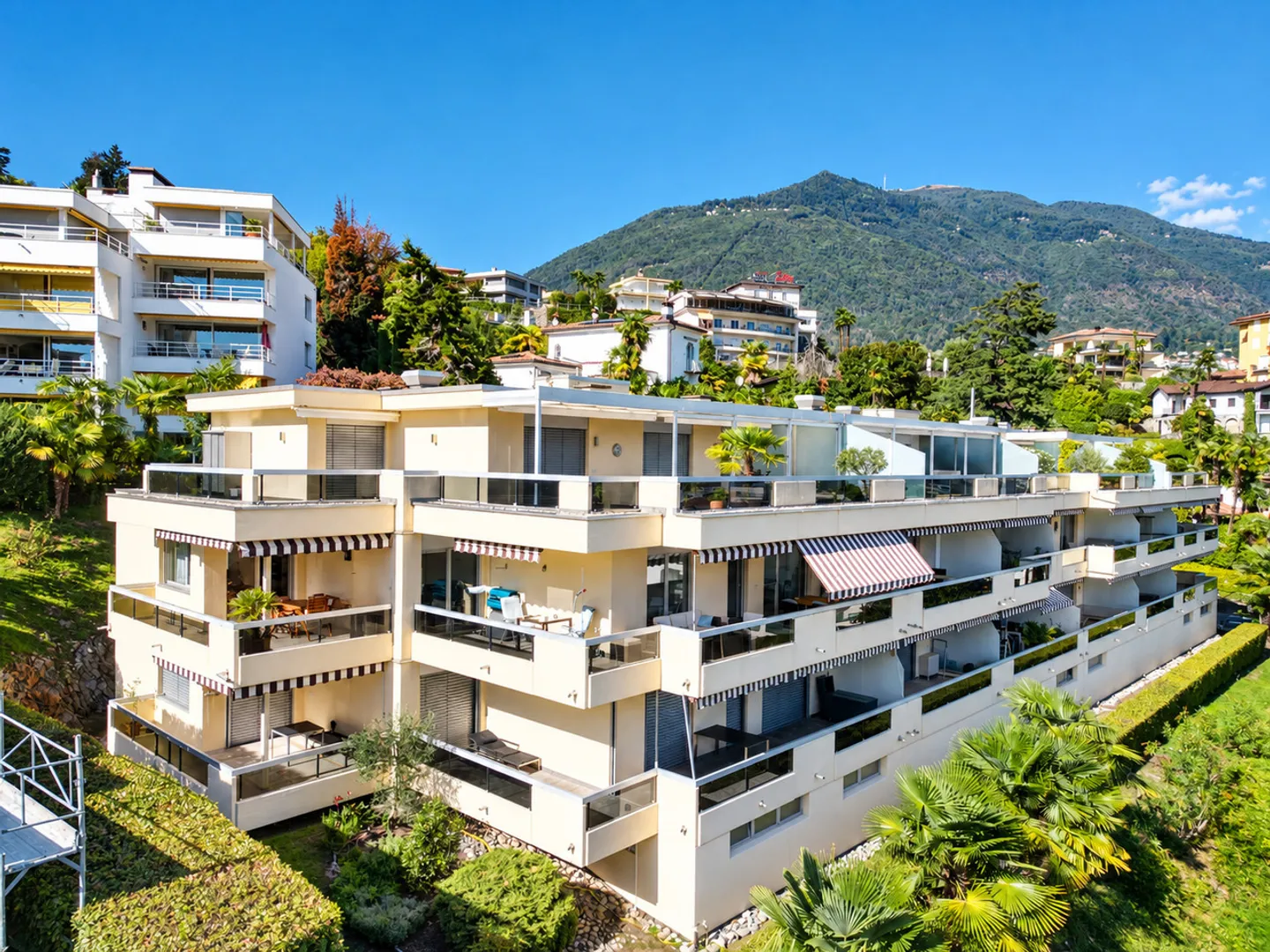YOUR SECOND HOME IN THE HEART OF ASCONA – TERRACE WITH UNOBSTRUCTED VIEW - Photo 4 of 15