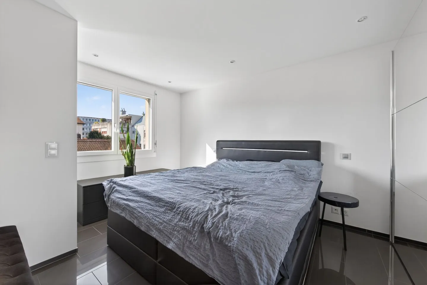 Wohlfühloase mit Balkon - stilvoll wohnen und entspannen! - Foto 5 von 10