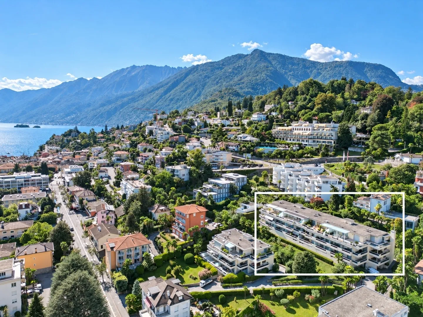 YOUR SECOND HOME IN THE HEART OF ASCONA – TERRACE WITH UNOBSTRUCTED VIEW - Photo 2 of 15