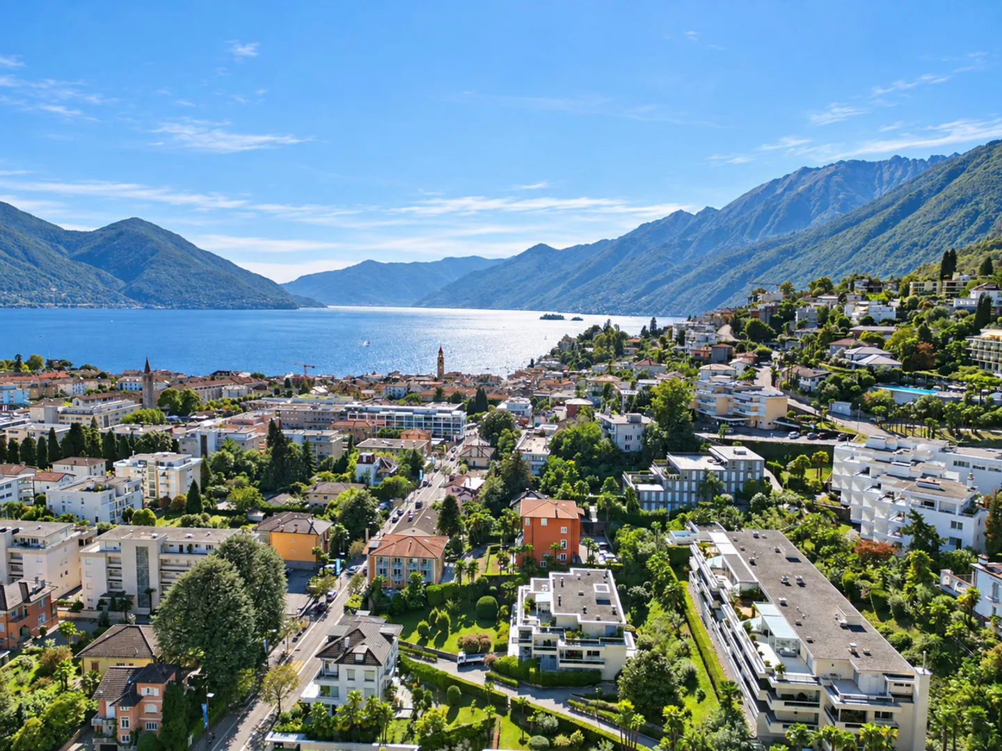 YOUR SECOND HOME IN THE HEART OF ASCONA – TERRACE WITH UNOBSTRUCTED VIEW - Photo 3 of 15