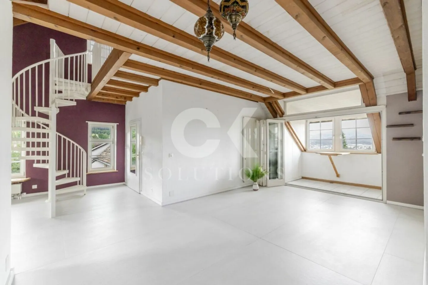 Charming 4.5-room maisonette apartment with gallery: Open living space, idyllic and central - Photo 1 of 12