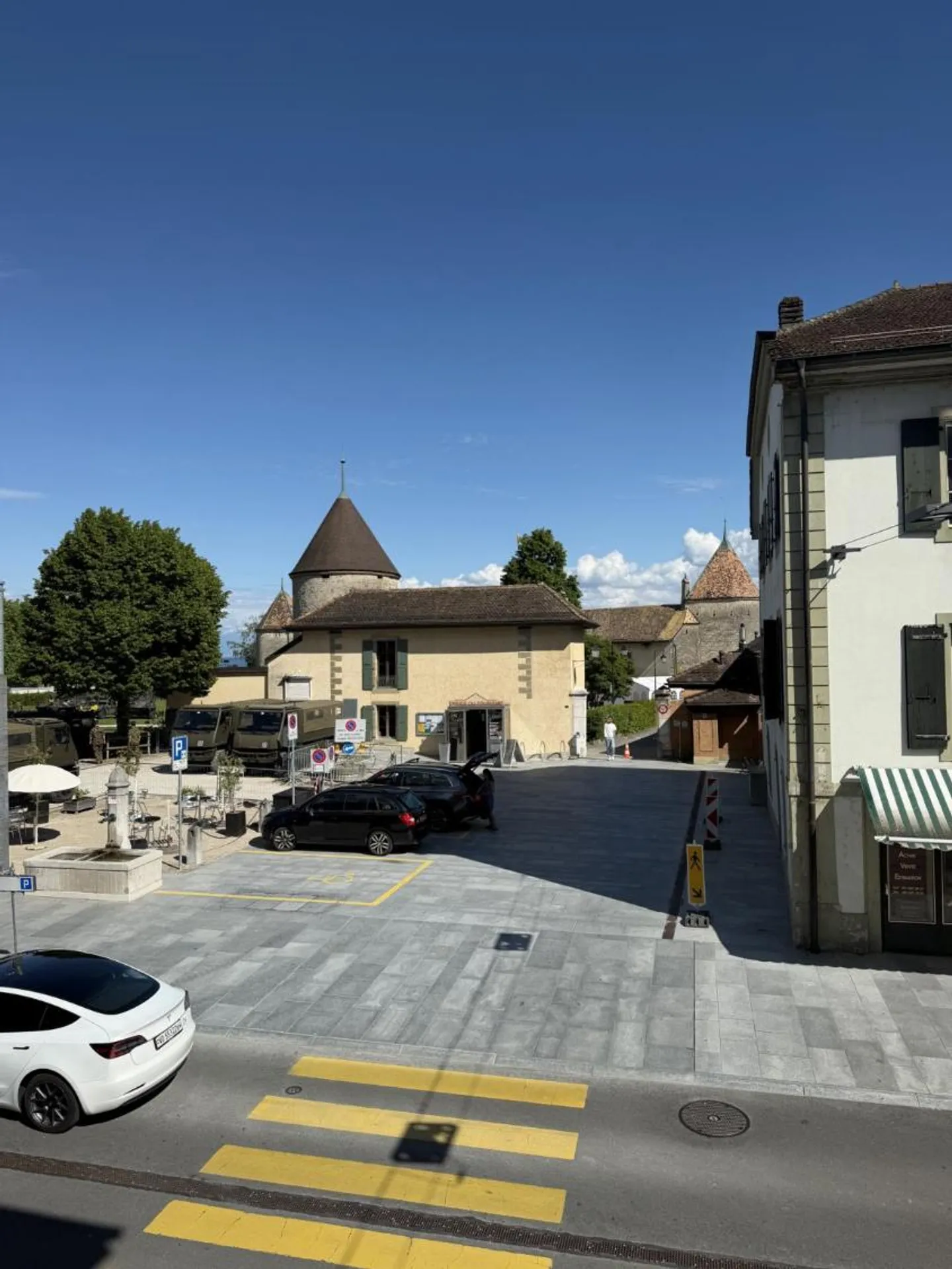 STUDIO IM ZENTRUM VON ROLLE MIT AUSSICHT AUF DAS SCHLOSS - Foto 6 von 6