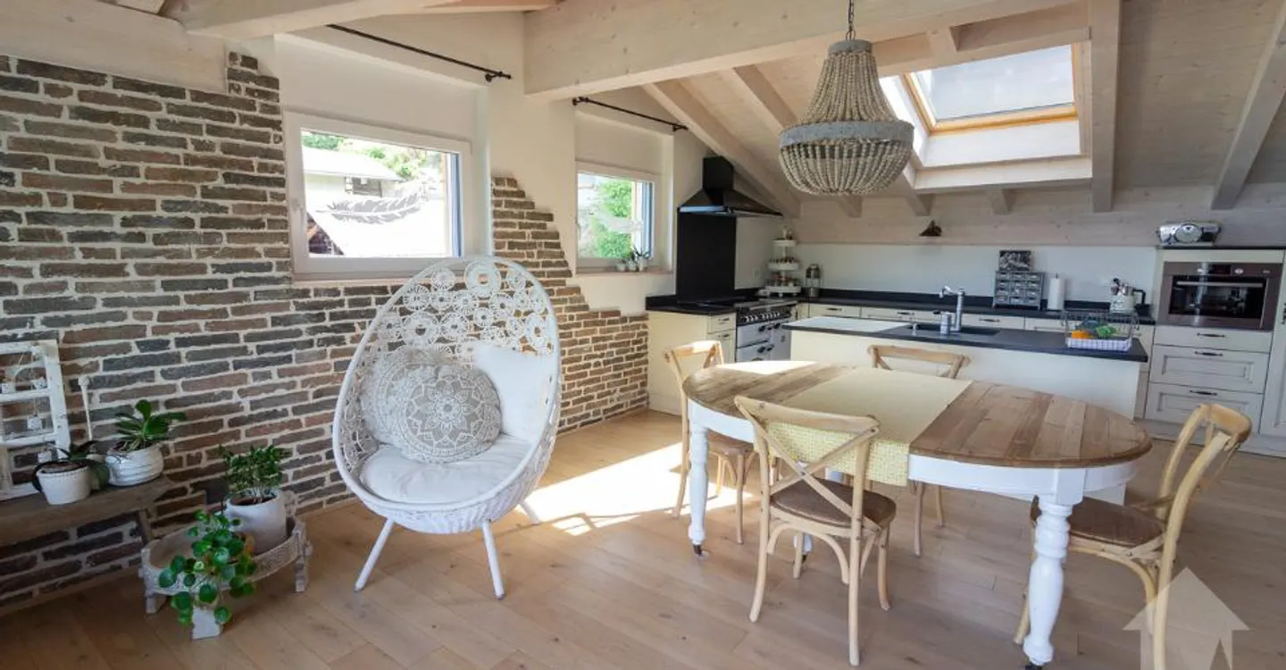 Duplex Attique de Luxe dans un Village Calme - Photo 1 sur 11