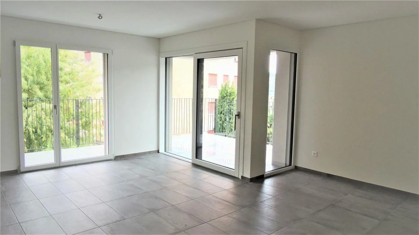 MODERN AND BRIGHT 2.5-ROOM APARTMENT - Photo 8 of 20