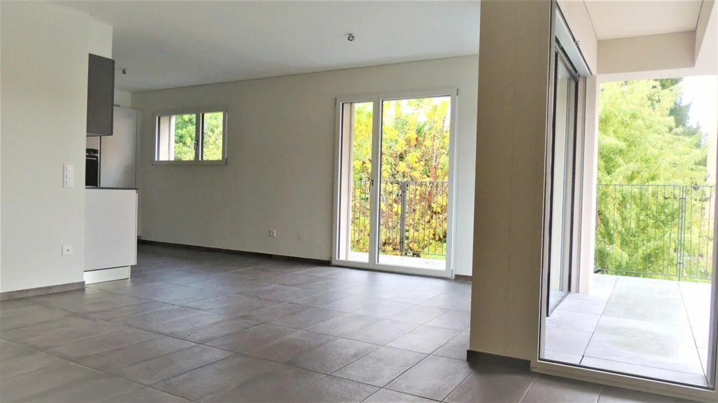 MODERN AND BRIGHT 2.5-ROOM APARTMENT - Photo 9 of 20