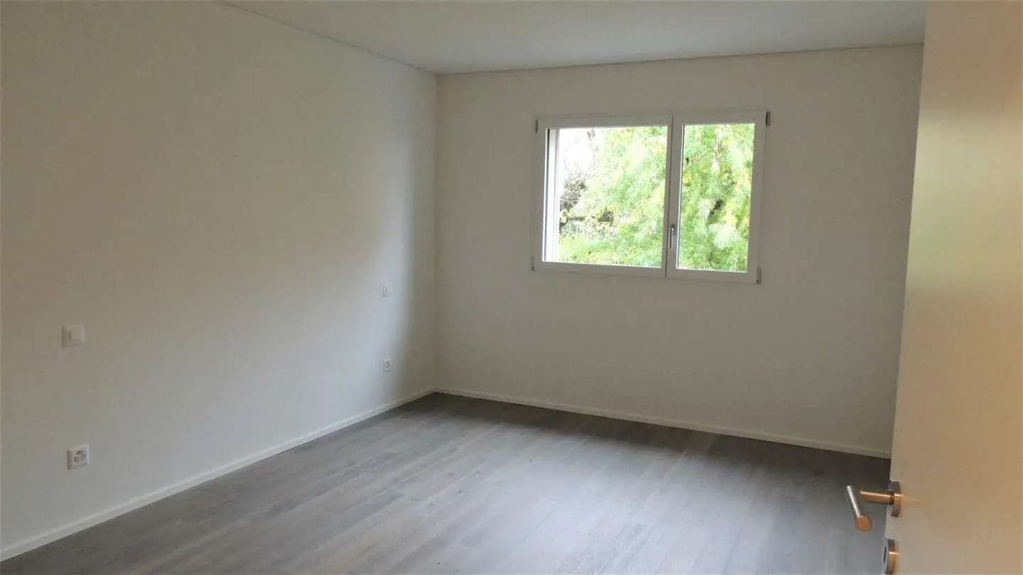 MODERN AND BRIGHT 2.5-ROOM APARTMENT - Photo 10 of 20