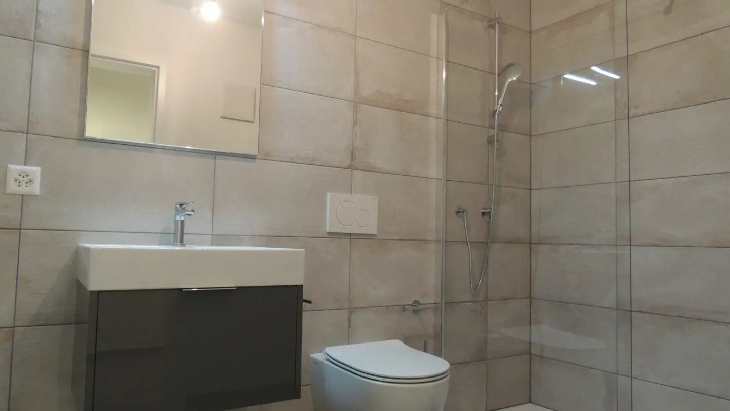 MODERN AND BRIGHT 2.5-ROOM APARTMENT - Photo 13 of 20