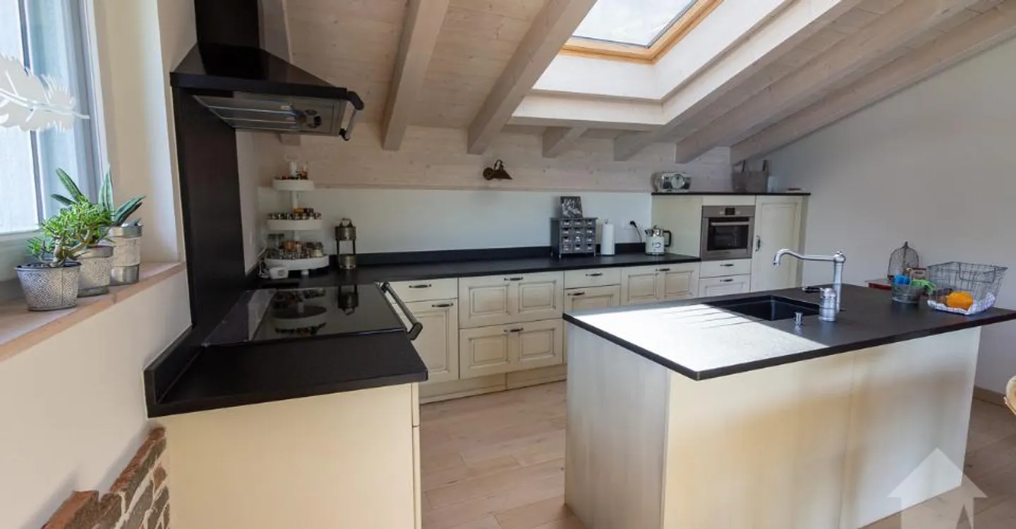 Duplex Attique de Luxe dans un Village Calme - Photo 2 sur 11