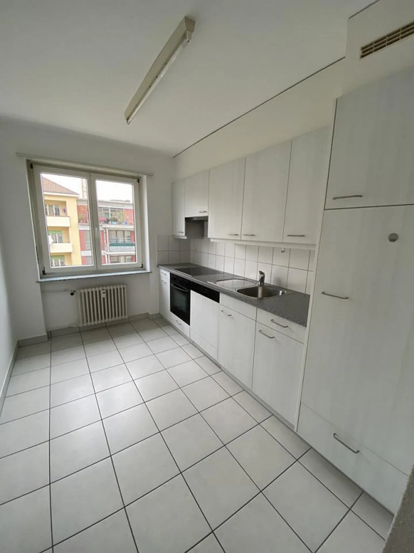 Appartamento con 2 camere modernizzato nella zona dei tre confini - Foto 2 di 8