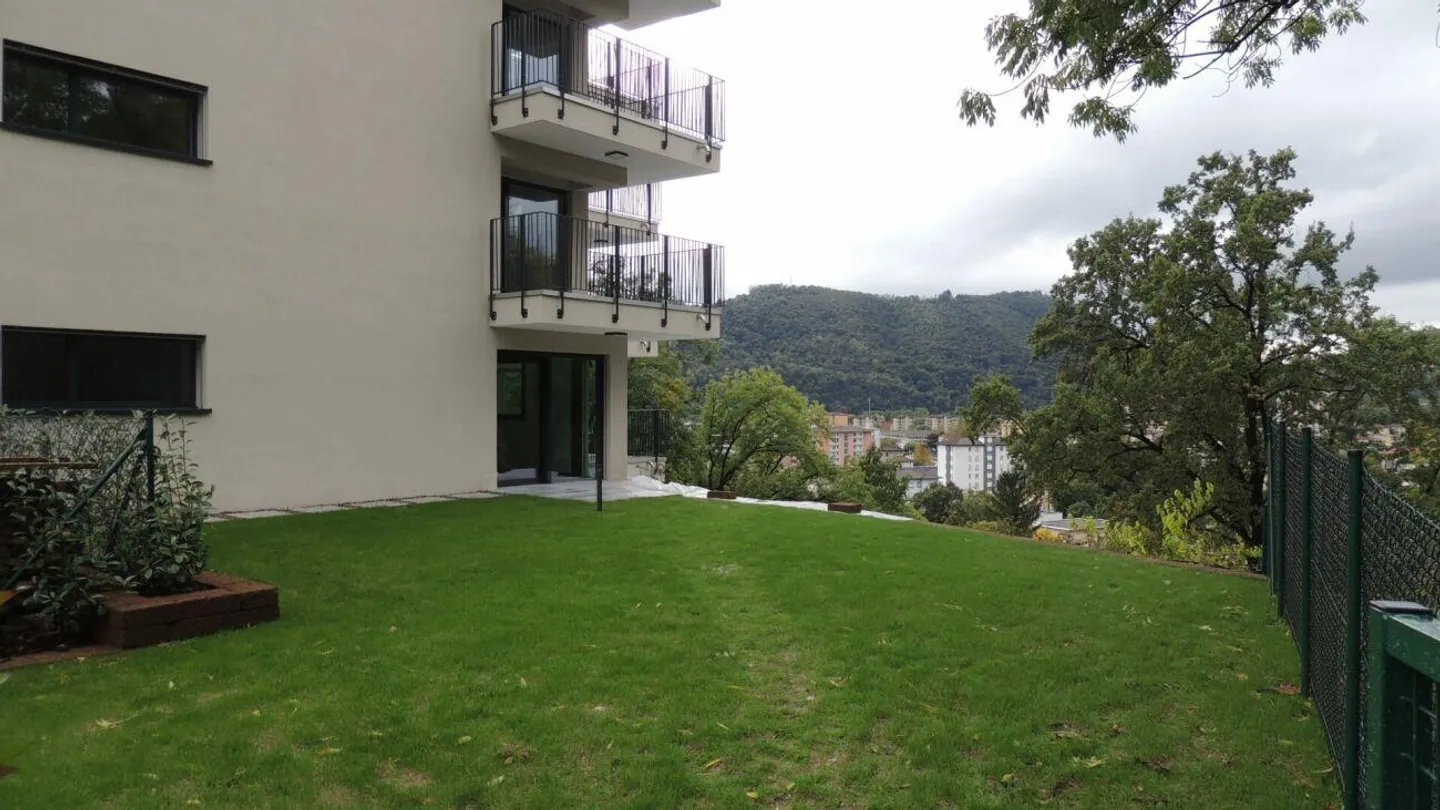 MODERN AND BRIGHT 2.5-ROOM APARTMENT - Photo 18 of 20