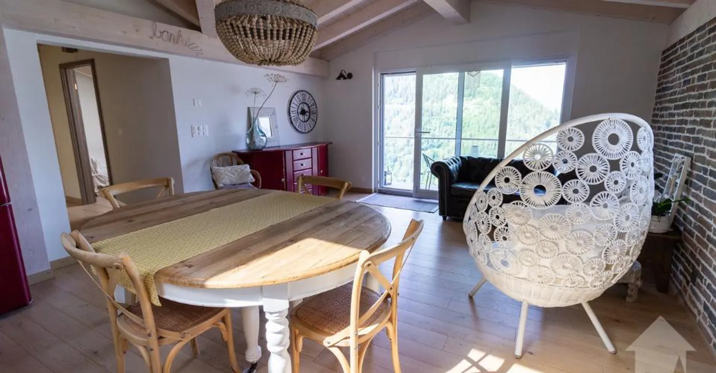 Duplex Attique de Luxe dans un Village Calme - Photo 4 sur 11