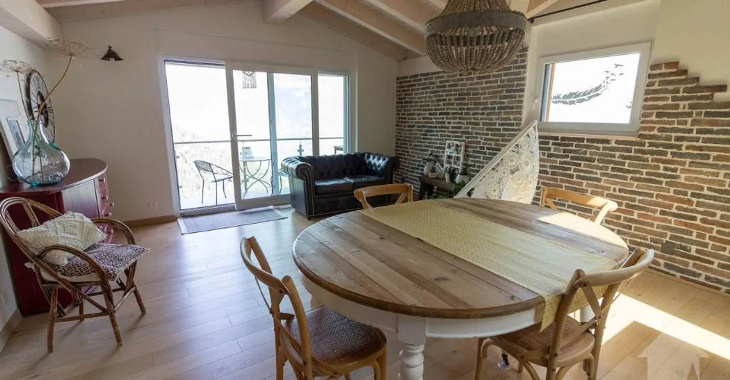 Duplex Attique de Luxe dans un Village Calme - Photo 5 sur 11