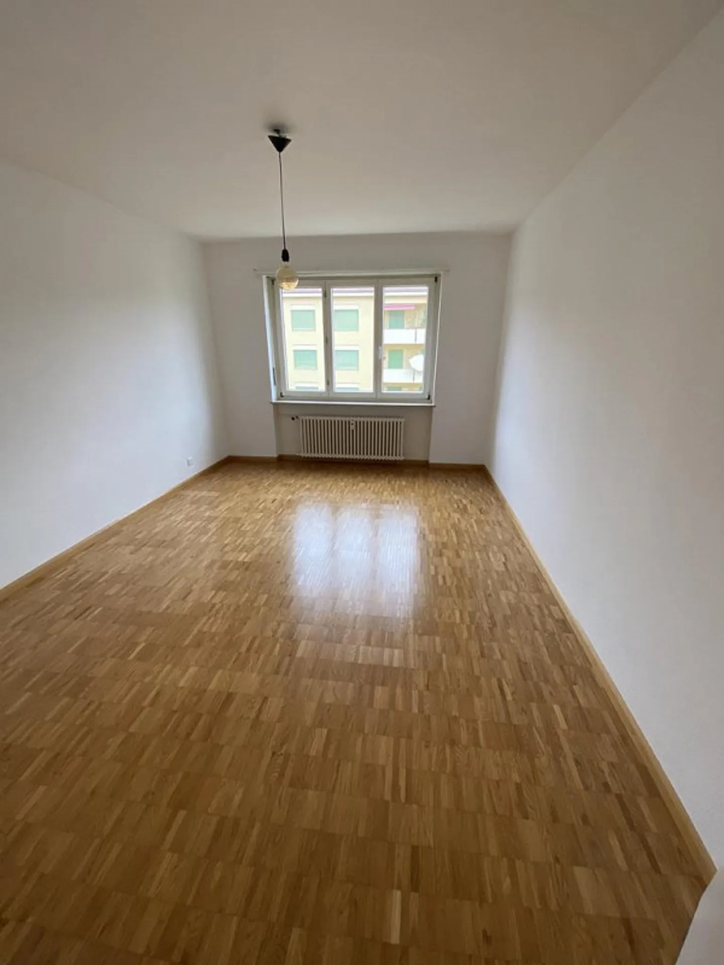 Appartamento con 2 camere modernizzato nella zona dei tre confini - Foto 4 di 8