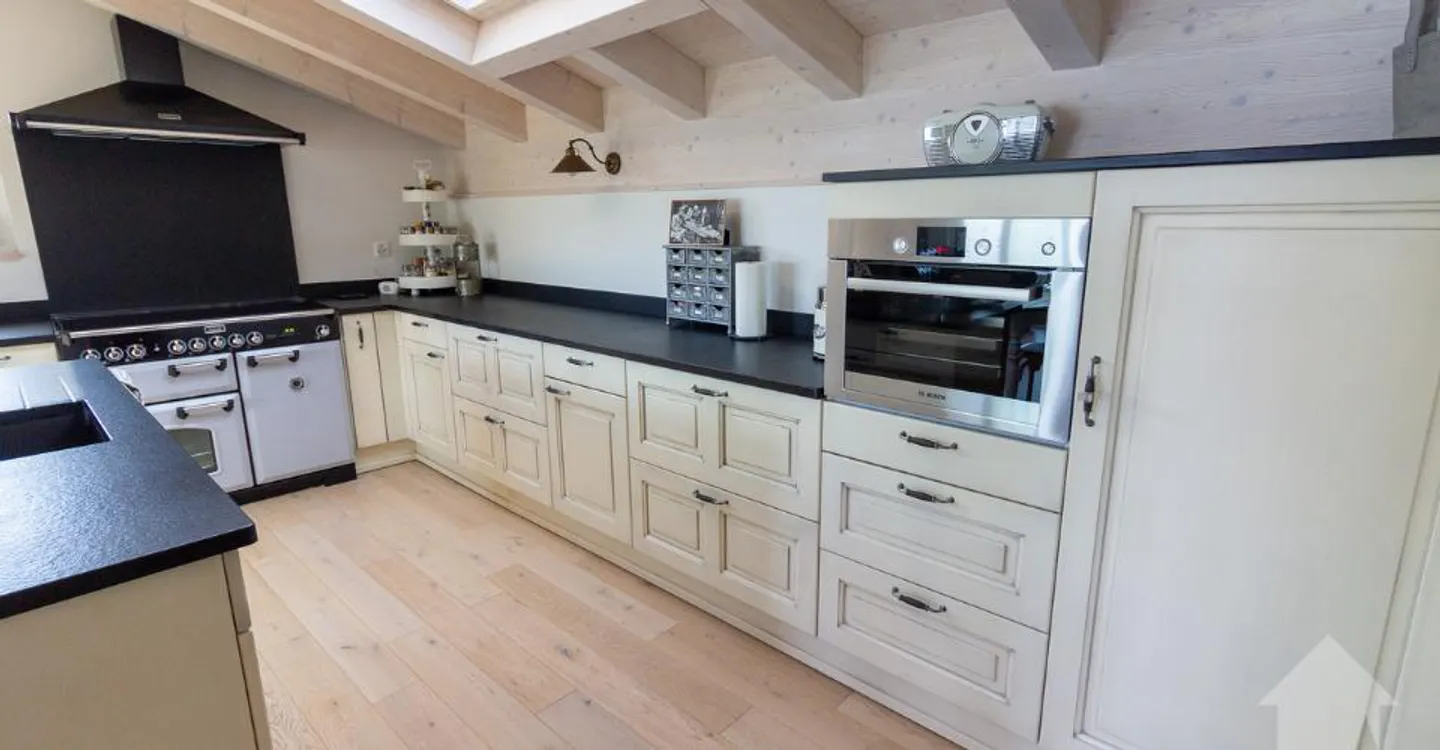 Duplex Attique de Luxe dans un Village Calme - Photo 6 sur 11