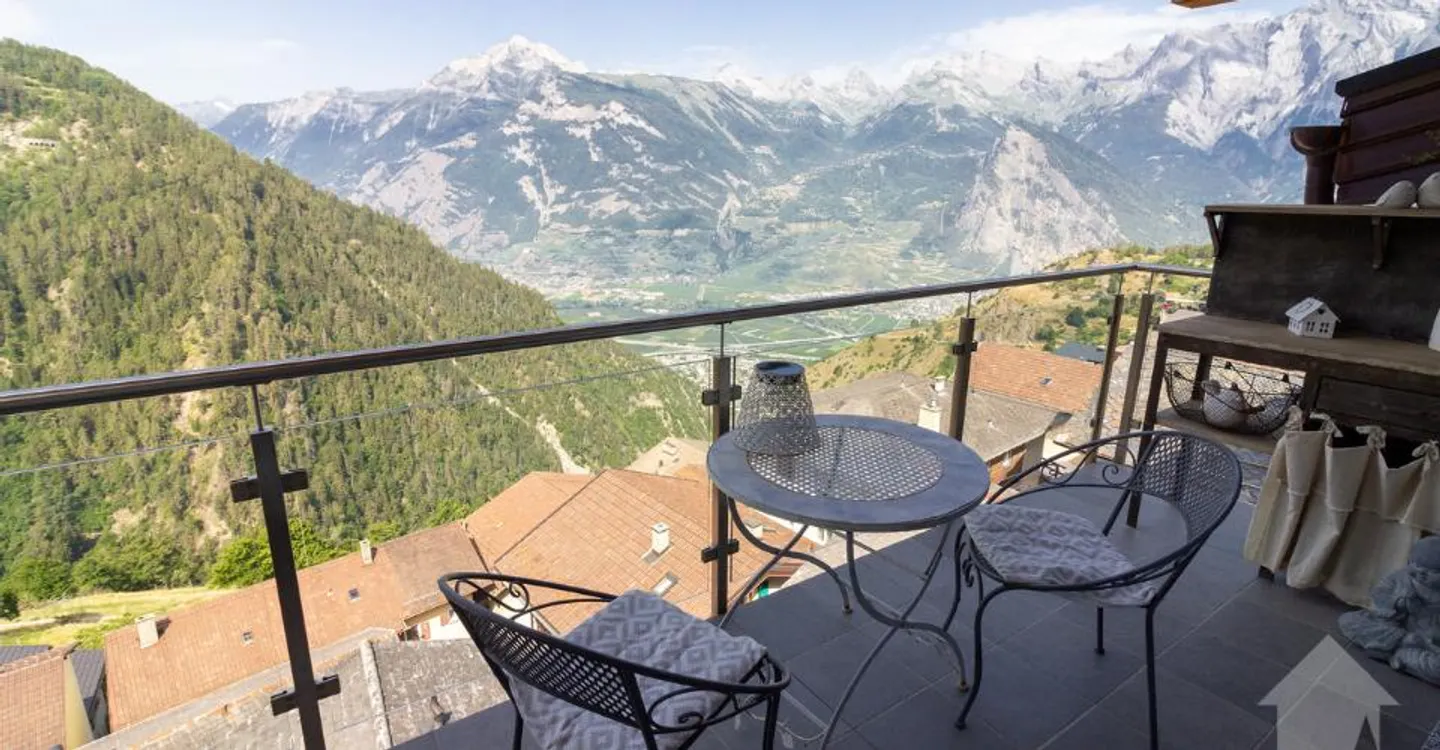 Duplex Attique de Luxe dans un Village Calme - Photo 8 sur 11
