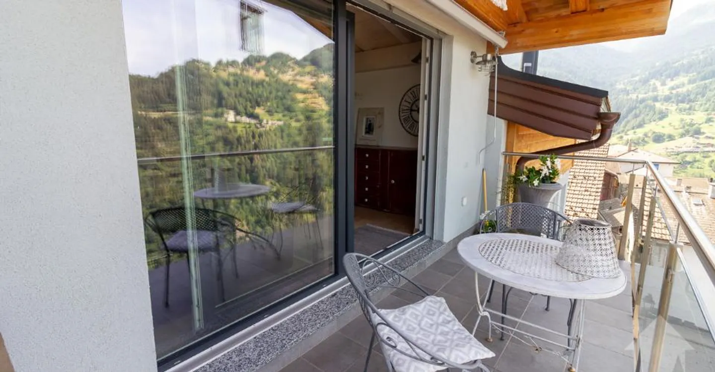 Duplex Attique de Luxe dans un Village Calme - Photo 9 sur 11