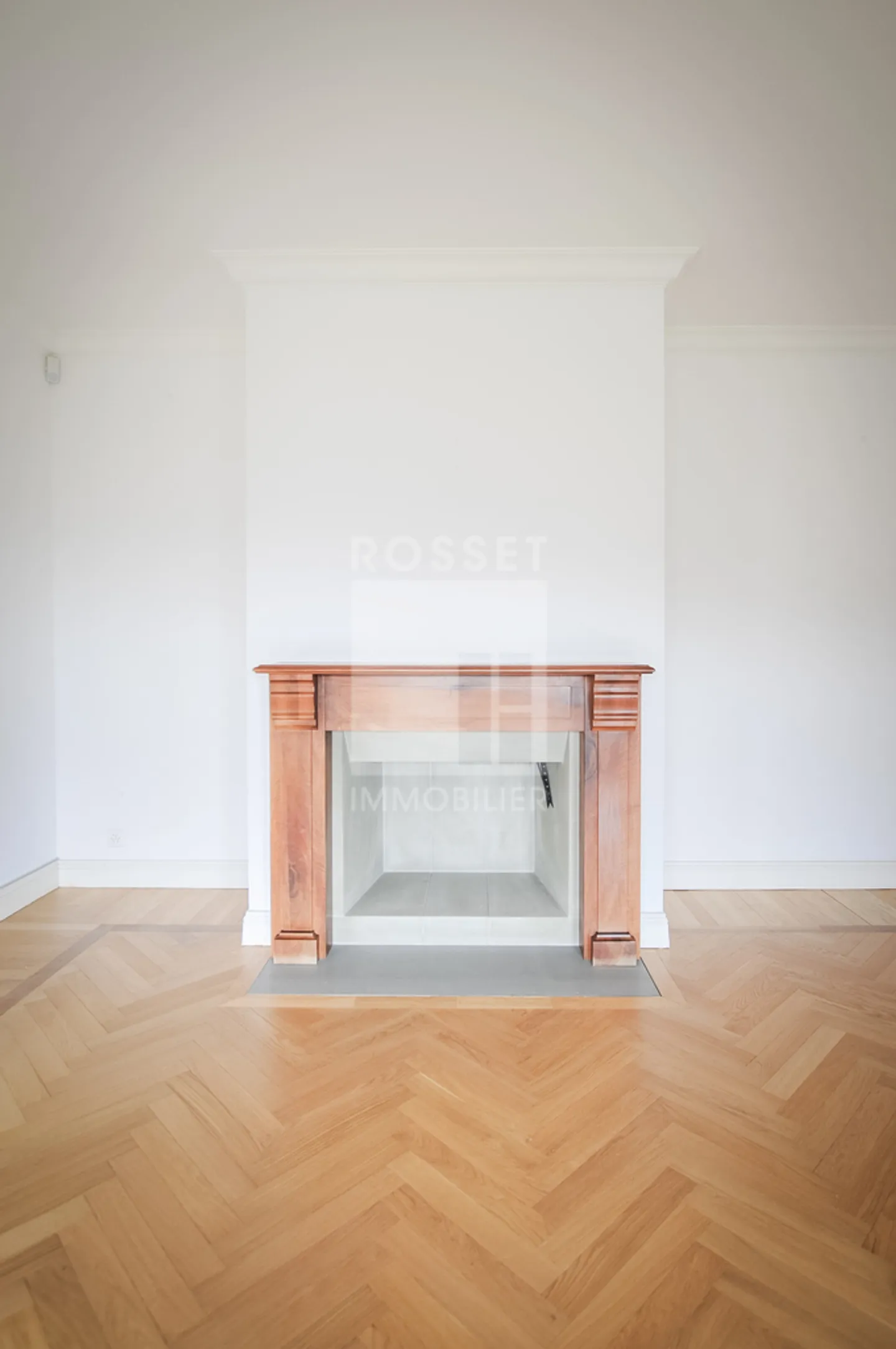 Large 8-room apartment - Photo 3 of 11