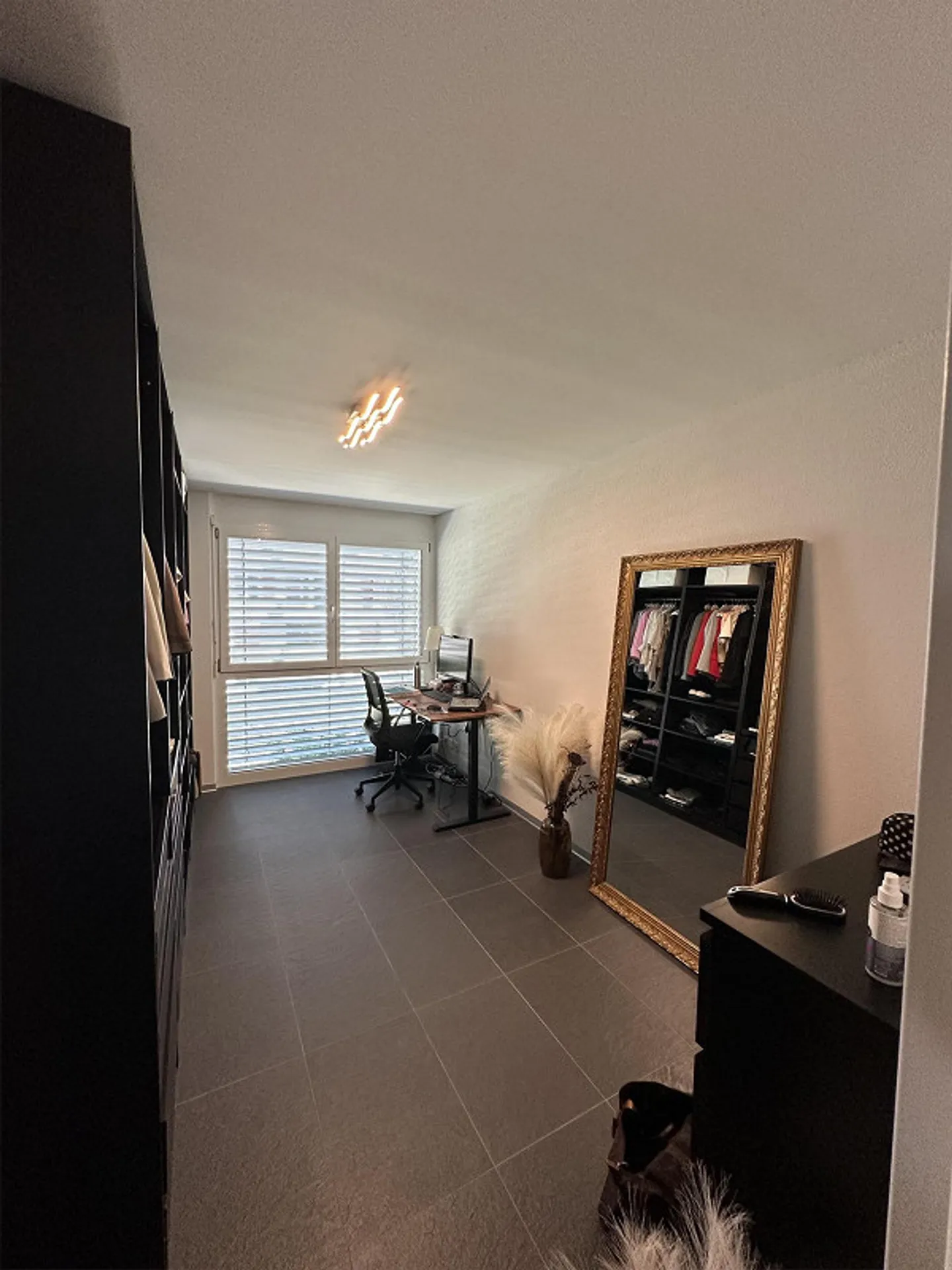 Modern 4.5-room apartment in a quiet location in Lyss - Photo 2 of 9