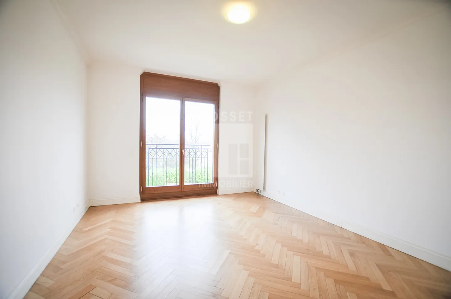 Large 8-room apartment - Photo 7 of 11