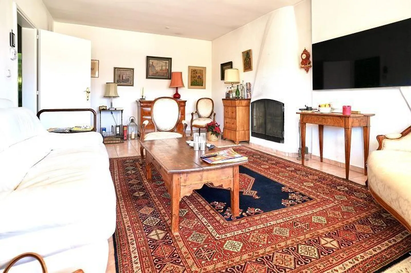 Villa 4 1/2 pièces avec piscine et beau jardin - Photo 3 sur 31