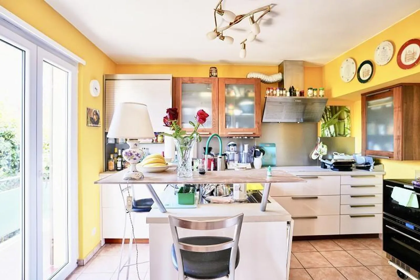 Villa 4 1/2 pièces avec piscine et beau jardin - Photo 7 sur 31