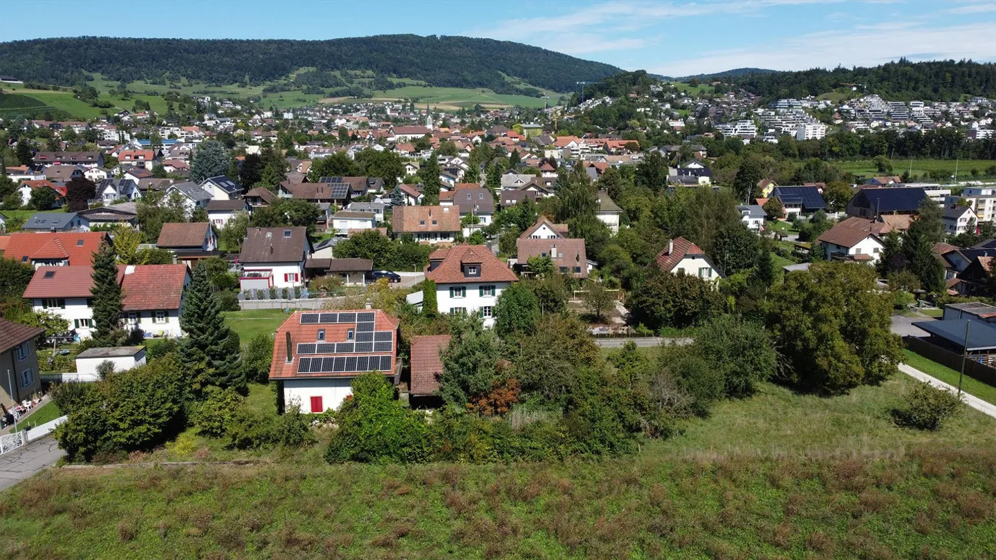 2'203 m2 di terreno edificabile con progetto di costruzione approvato! - Foto 1 di 5