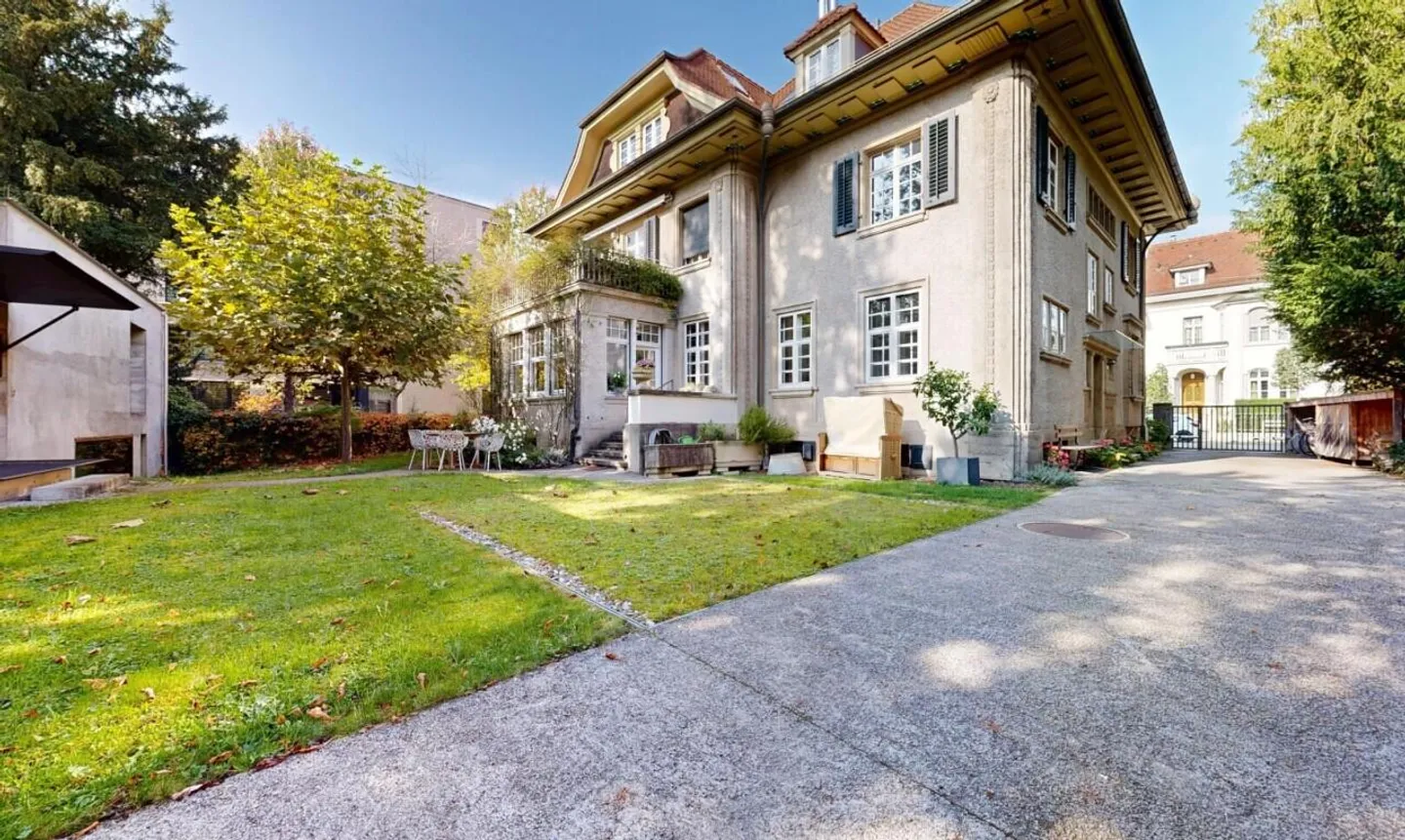 Studio affascinante con travi in legno a vista in Wettsteinplatz - Foto 1 di 9