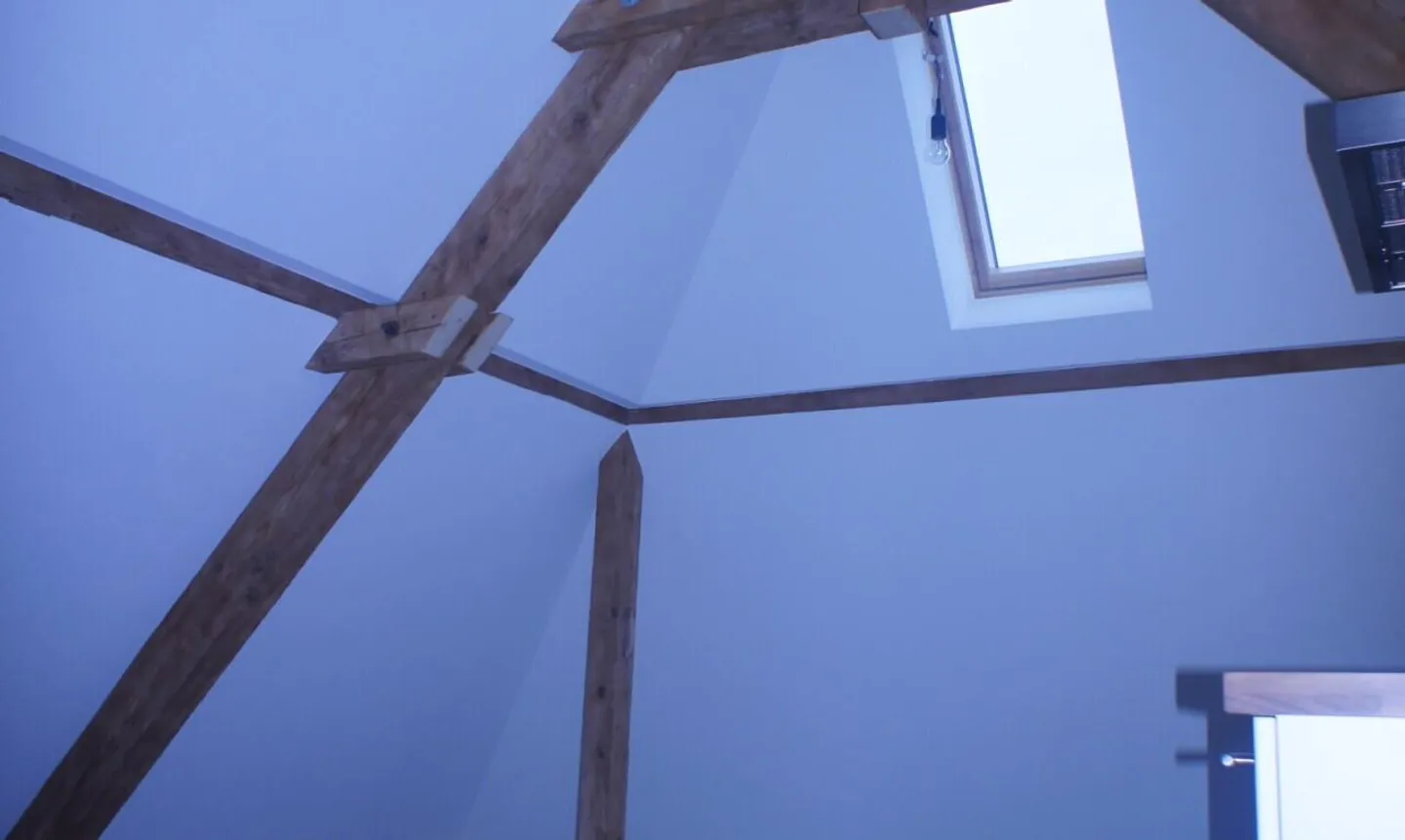 Studio affascinante con travi in legno a vista in Wettsteinplatz - Foto 5 di 9