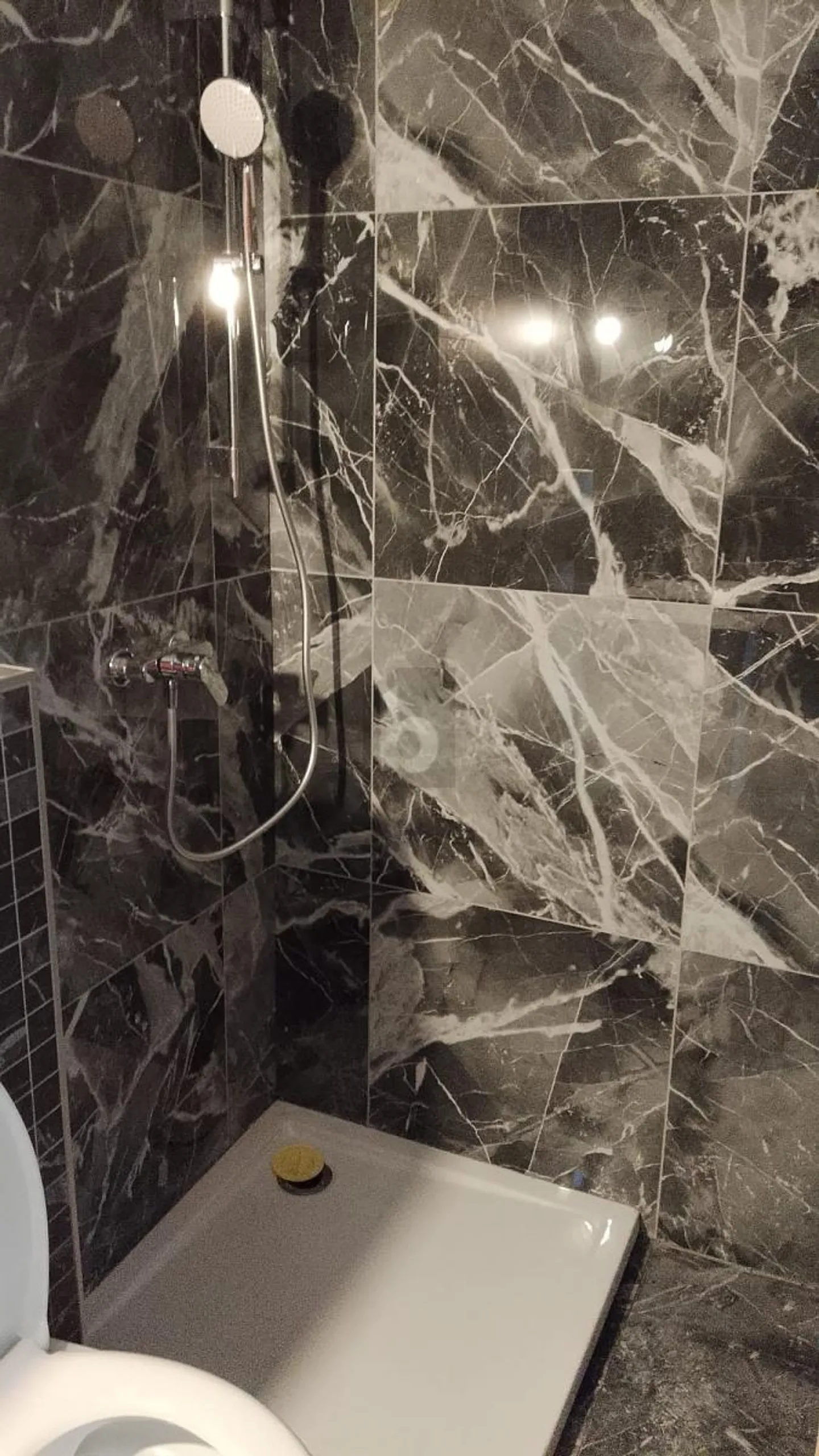 OFFICE NEW AND MODERN! - Photo 4 of 6