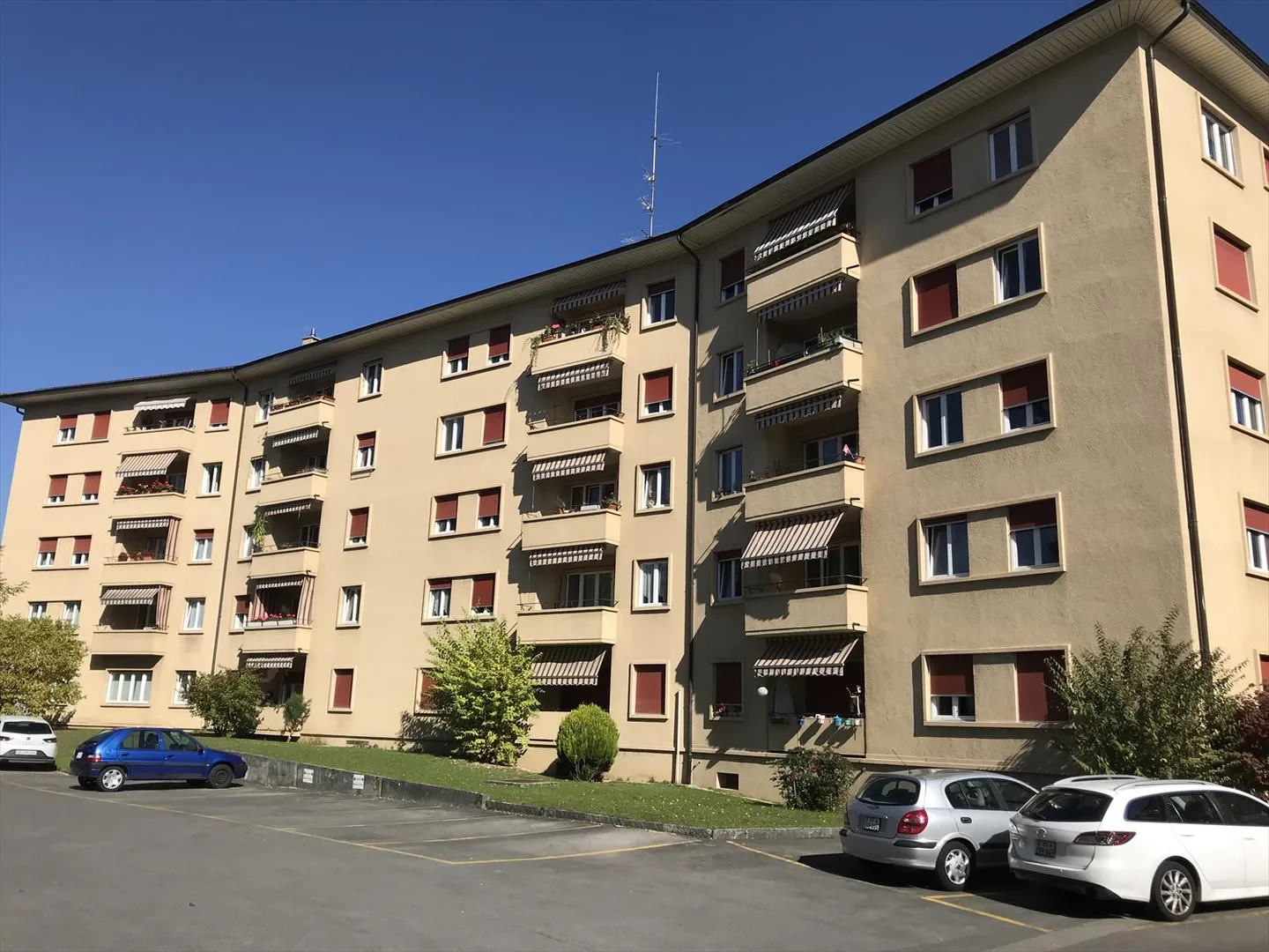 Appartement rafraîchi de 2,5 pièces, 3ème étage, env. 56 m2 - Photo 1 sur 1