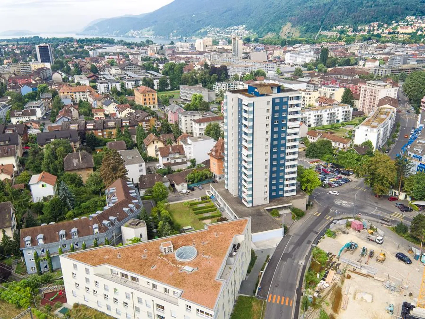 Helle 2.5-Zimmer Wohnung mit Aussicht - Foto 1 von 6