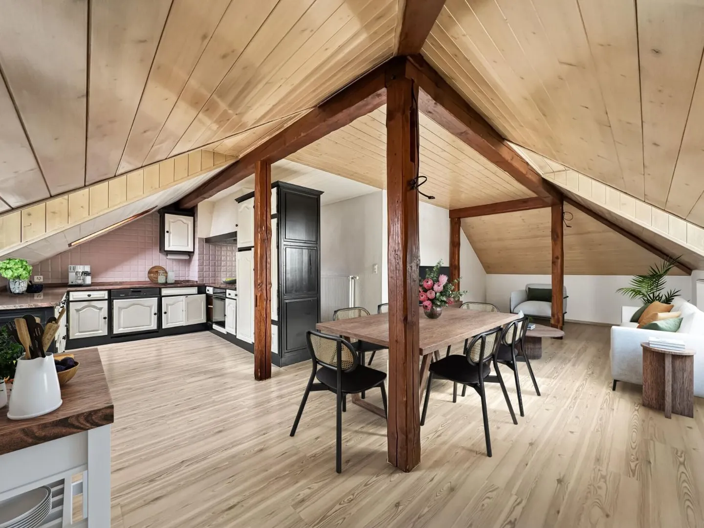Appartement avec 5,5 pièces dans les combles, en face de la Thielle - Photo 5 sur 13